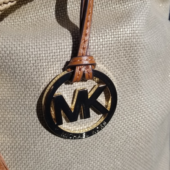 Michael Kors Large Marina Metallic Bag - Picture 11 of 13